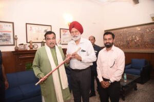 ਬਠਿੰਡਾ ਚੰਡੀਗੜ੍ਹ ਹਾਈਵੇ NH 7 ਦੀ ਮਾੜੀ ਹਾਲਾਤ ਸਬੰਧੀ ਕੇਦਰ ਸਰਕਾਰ ਦੇ ਟਰਾਂਸਪੋਰਟ ਮੰਤਰੀ ਸ੍ਰੀ ਨਿਤਿਨ ਗਡਕਰੀ ਨੂੰ ਦਿੱਤਾ ਮੰਗ ਪੱਤਰ